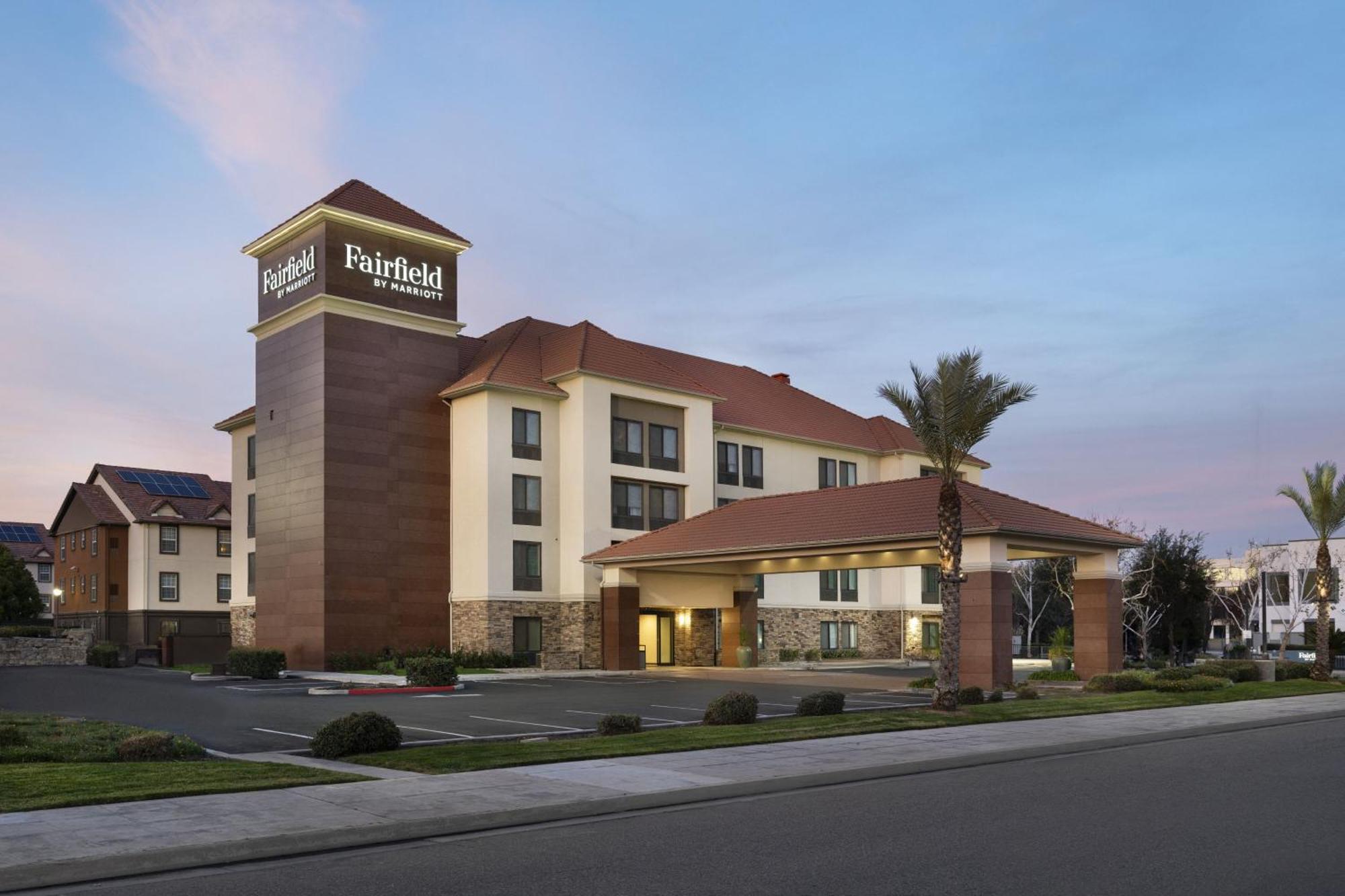 Fairfield By Marriott Inn & Suites Fresno Riverpark Экстерьер фото