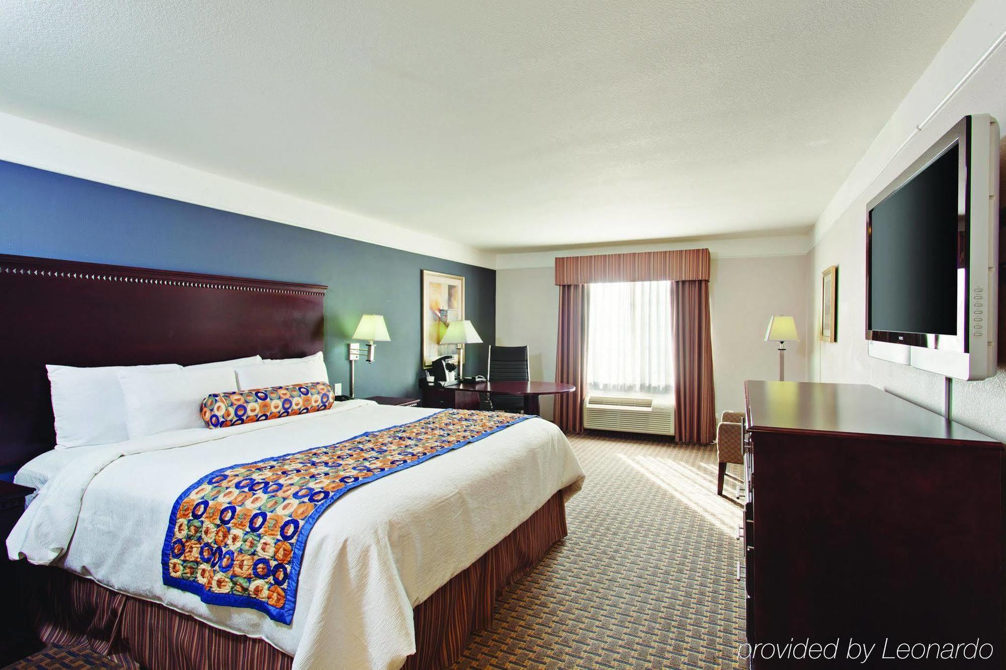 Fairfield By Marriott Inn & Suites Fresno Riverpark Экстерьер фото