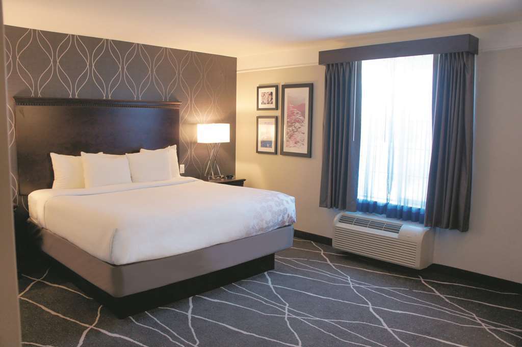 Fairfield By Marriott Inn & Suites Fresno Riverpark Номер фото